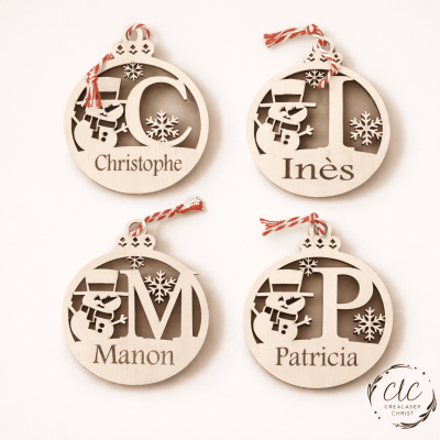 boule-de-noel-en-bois-lettre-alphabet-personnalisee (1)